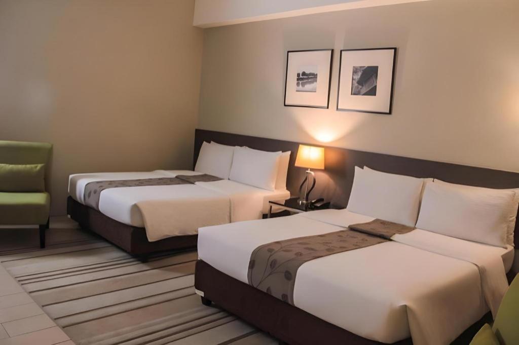 Sequoia Hotel Кесон-Сіті Екстер'єр фото